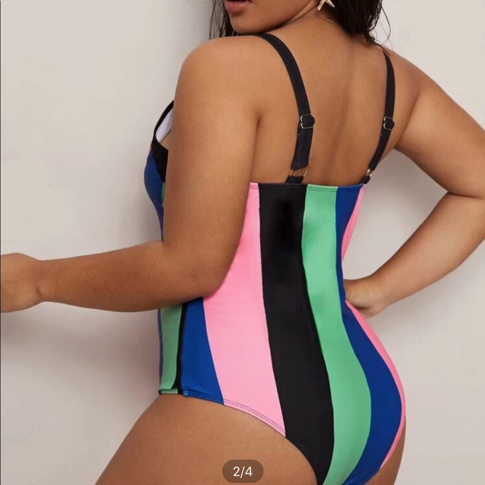 Colorblock One Piece Swimsuit - Picture 2 of 4
